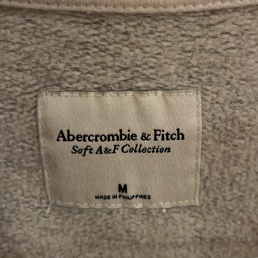 Abercrombie & Fitch Women’s Crew Neck - Picture 3 of 3